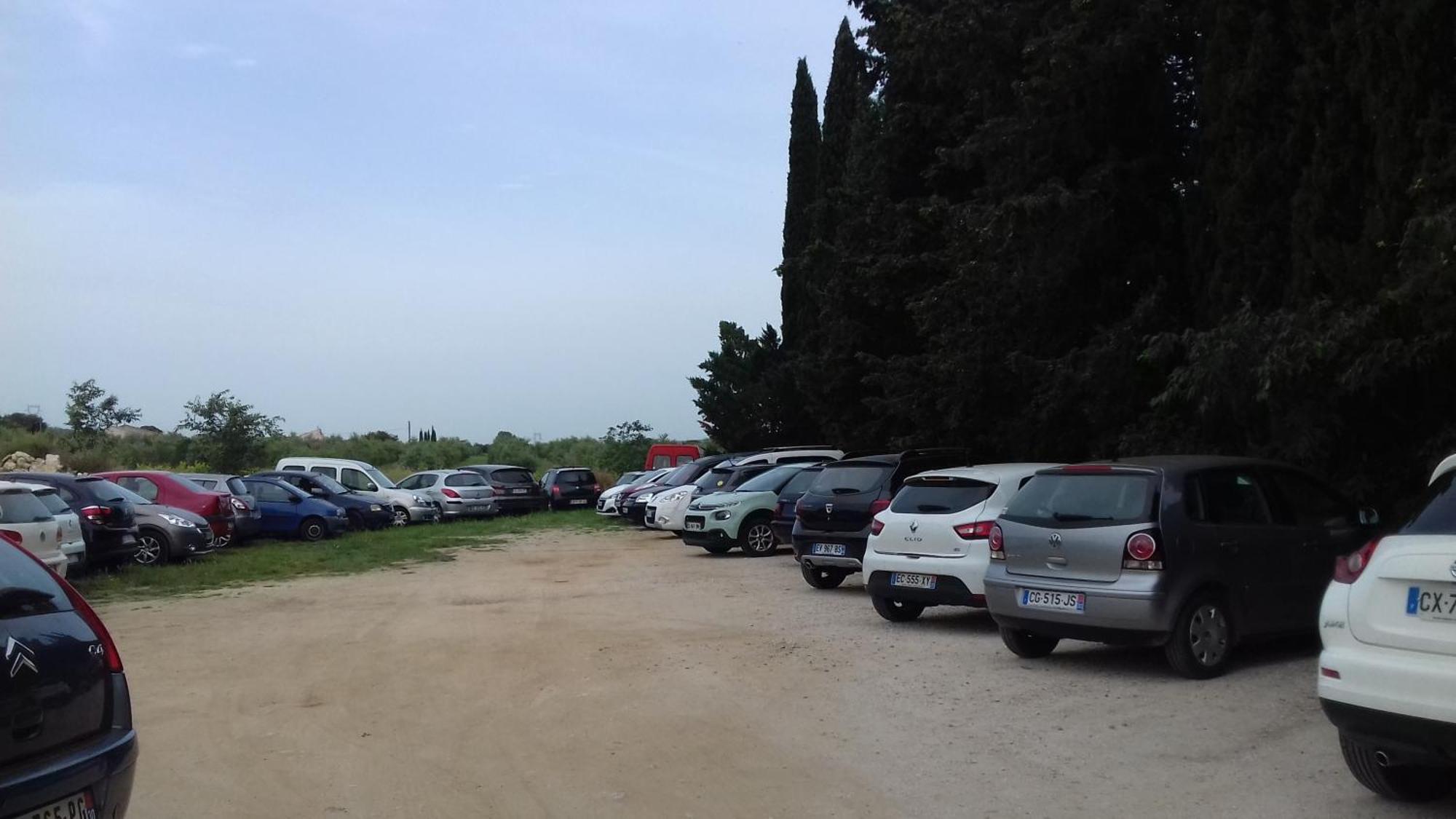 Le Mas Du Lac Uzes Exterior photo